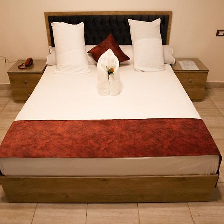 קהיר Heru Pyramids View Hotel מראה חיצוני תמונה