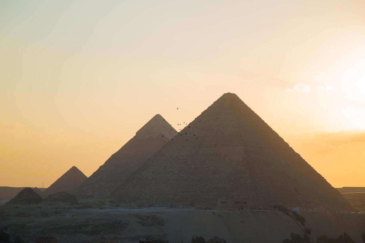 קהיר Heru Pyramids View Hotel מראה חיצוני תמונה