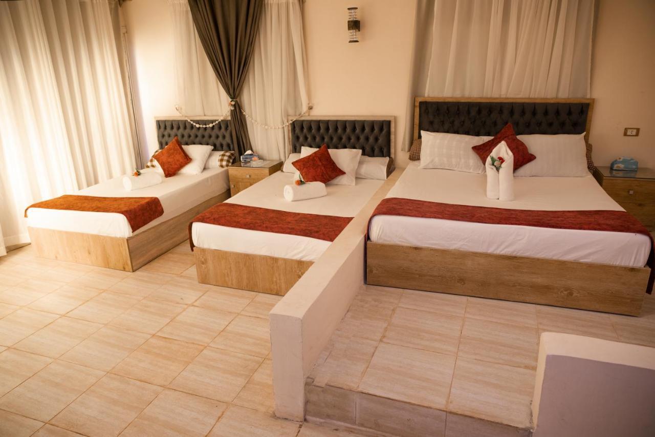 קהיר Heru Pyramids View Hotel מראה חיצוני תמונה